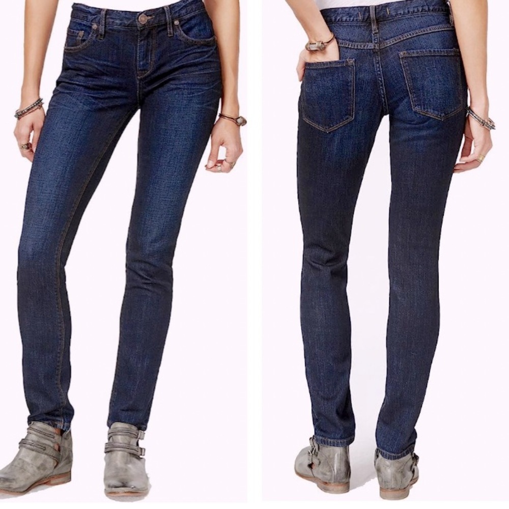 Free People “Tiquana” Mid Rise Skinny Jeans ❤️New listing❤️